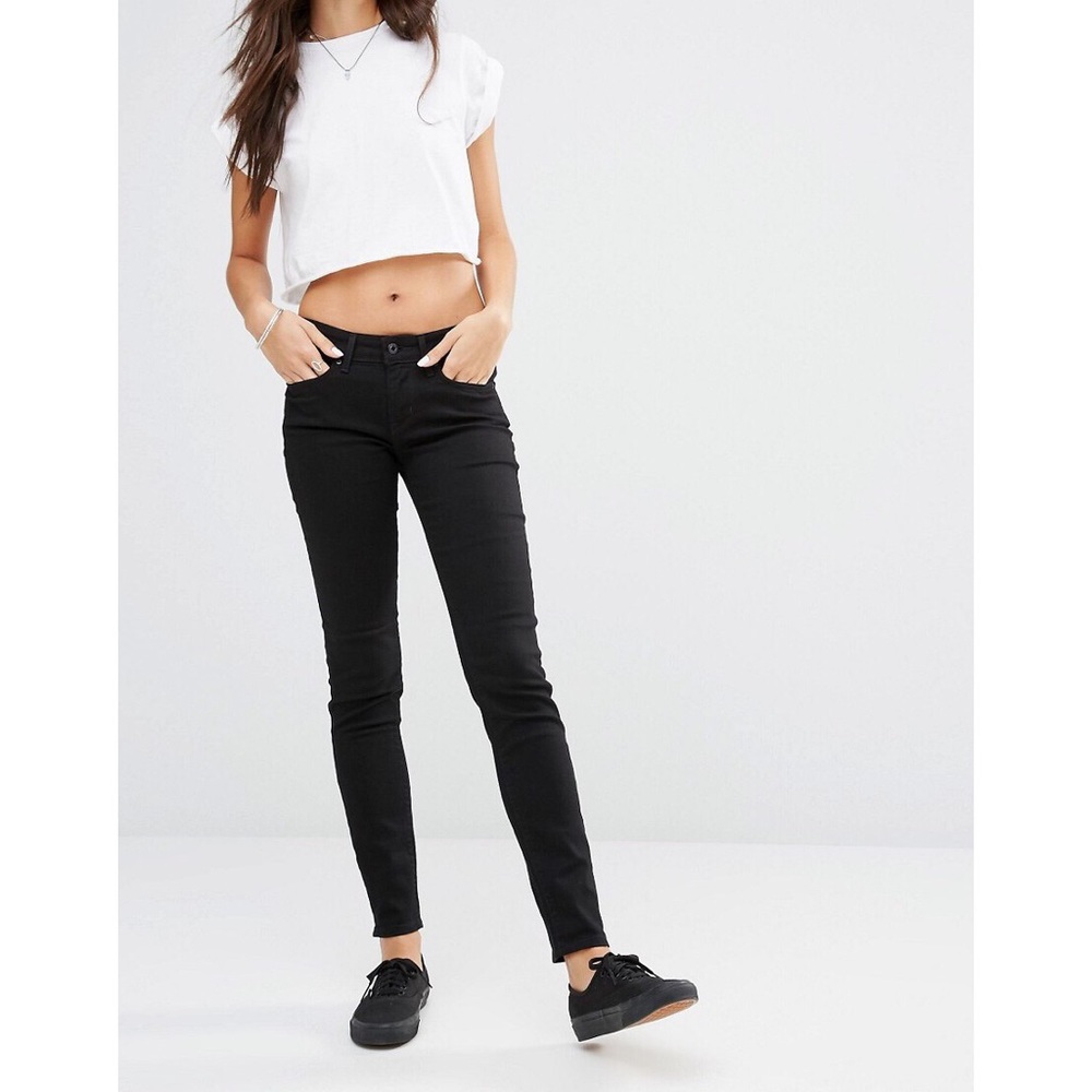 LEVI’S MIDRISE SKINNY JEAN
